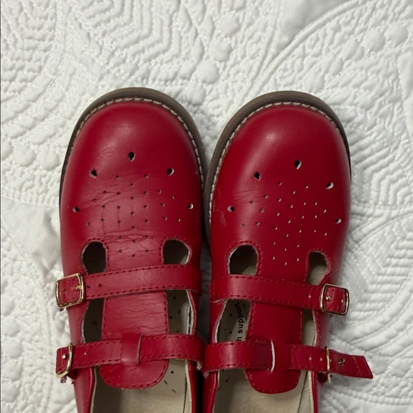 FootMates Classic Red Shoes - Picture 6 of 10